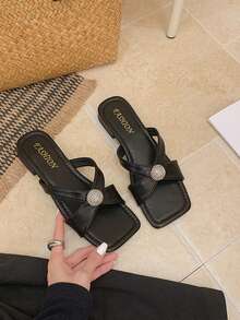 1 đôi sandal đế vuông thấp màu đen hồng dành cho nữ, kiểu dáng thanh lịch thường ngày, thoải mái, thời trang mùa xuân/hè, đa năng. - Màu be - Xem 1