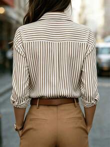 Camisa de manga larga a rayas clásica para mujer, con cuello, diseño de botones delanteros, decoración de bolsillo, adecuada para oficina y uso casual en primavera, verano, otoño e invierno - Marrón café CS046-2 - Ver 2