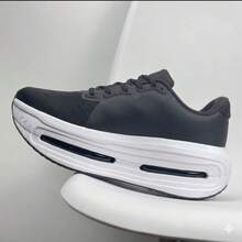 NK Running Vomero Premium Tennis Shoes With Soft Cushioning, Ideal For Gym, Training, And Men's Sports Shoes With Lace-Up Closure And Eyelets. - 黑與白 - 查看 1