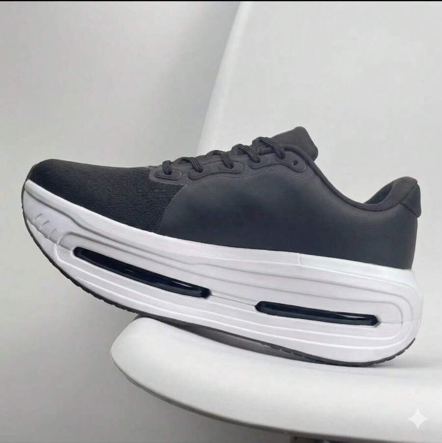 NK Running Vomero Premium Tennis Shoes With Soft Cushioning, Ideal For Gym, Training, And Men's Sports Shoes With Lace-Up Closure And Eyelets. - 黑與白 - 查看 1