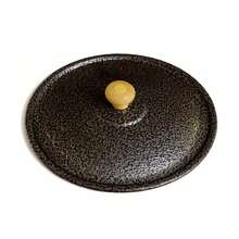 Kit 2 Tampas de Alumínio 26 e 36cm Para Panelas e Frigideiras Com Puxador Madeira ou Baquelite Preto - Preto - Visão 3