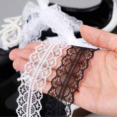 1pc Vintage Hollow Lace Shoelaces, Elegant Black & White Flat Shoelaces Suitable For Women's Casual And Sports Shoes, Fit For Various Casual Footwear
