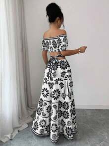 de moda con estampado floral, hombros descubiertos, manga corta y cintura hueca - Blanco y Negro - Ver 2