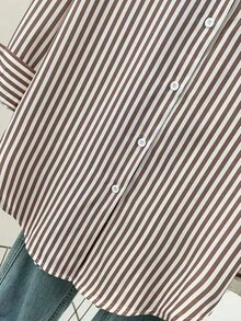 Camisa de manga larga a rayas clásica para mujer, con cuello, diseño de botones delanteros, decoración de bolsillo, adecuada para oficina y uso casual en primavera, verano, otoño e invierno - Marrón café CS046-2 - Ver 7
