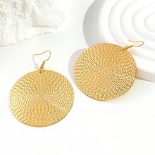 1 Pair Large Round Embossed Hoop Earrings - Yellow Gold - View 4