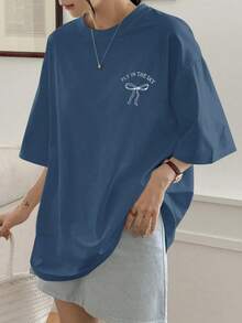 Women's Loose-Fitting, Casual Summer T-Shirt With Letter Print, Bow Detail, Round Neck, And Drop Sleeves. Cute, Oversized Graphic Tee. Y2K Style,  Style, New For 2026, Cute Style, Casual Style. 180g (Sizes S-XXXL) - 藍色的 - 查看 5