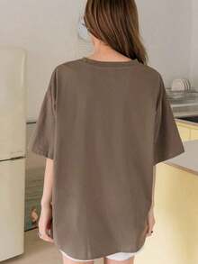 Oversized Summer T-Shirt With Letter Graphic And Dropped Shoulders - 全穀類咖啡 - 查看 9