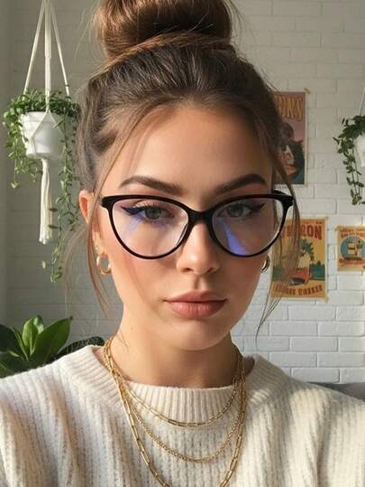 一副复古黑色透明猫眼眼镜，复古玳瑁透明眼镜，适合女性日常阅读、工作、海滩配饰，复古Y2K基本款风格，休闲商务礼品。