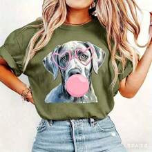 Silver Labrador, Gray Labrador Dog, Retriever Dog, Mom Dog, Valentine's Day Shirt Design, Dog Blowing Pink Bubbles, DTF Sublision 220G High-Density Pure Cotton T-Shirt - Soft And Gentle, Suitable For Daily Wear, Gym Sessions, And Vacation - 綠色 - 查看 2
