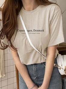 Camiseta de mujer de cuello redondo con letras en inglés y manga corta - Gris Claro - Ver 2