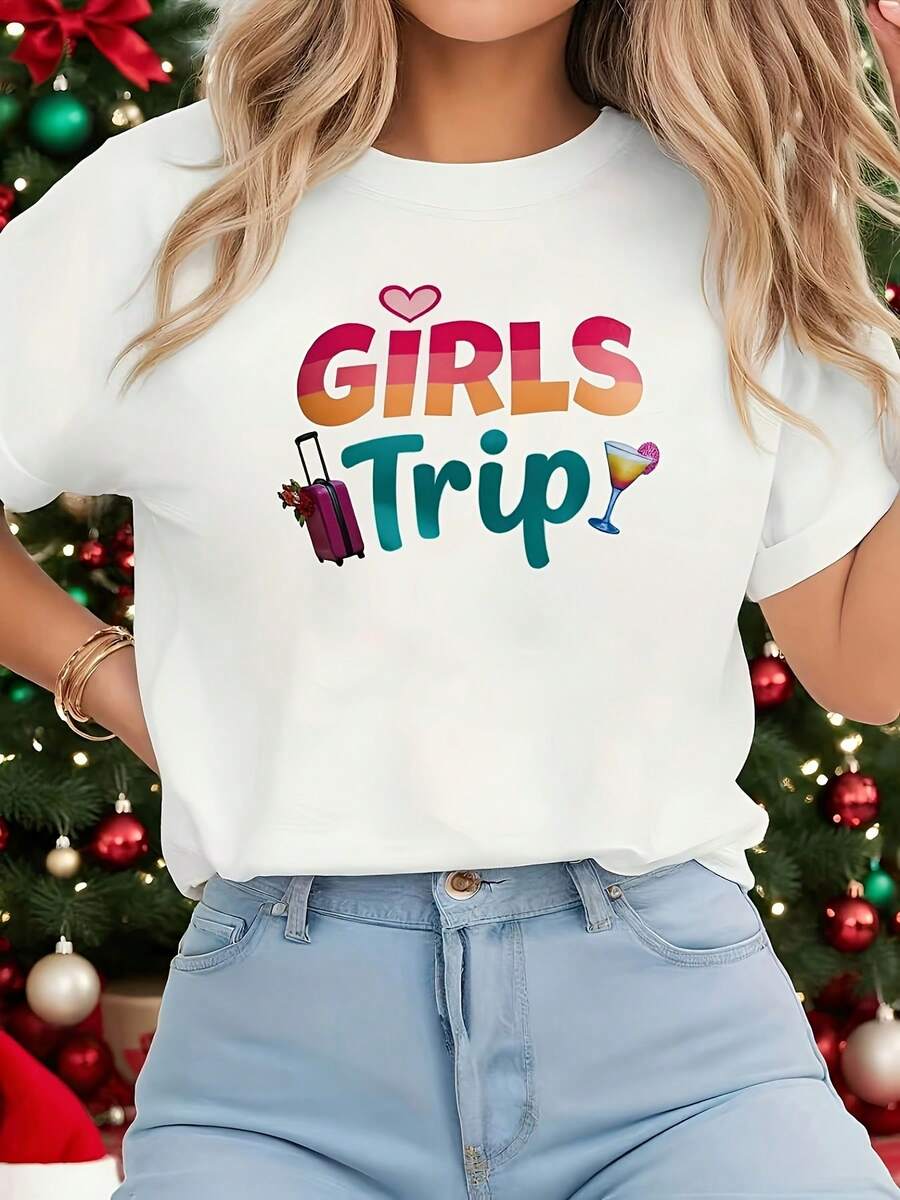 Camiseta holgada 2026, "GIRLS Trip" con estampados de equipaje en forma de corazón y cócteles, camiseta blanca de manga corta y cuello redondo, lavable a máquina, estilo casual, ajuste cómodo, diseño moderno, versátil para uso diario, tela suave, camiseta de estilo moderno. - Blanco - Ver 1