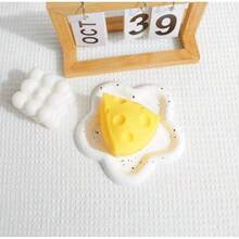 Yellow Squishy Cheese Block, Moldable Slow Rebound Squeeze Fidget Toy, Soft Elastic Tactile Sensory Decompression Gadget, Realistic Fake Food Shaped Hand Kneading Stress Relief Ornament, Portable Relaxation Desk Decor For Home, Office & Classroom - 方塊+三角 - 查看 2