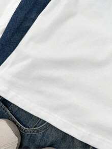 Camiseta de manga corta con cuello redondo y corte ajustado para mujer, estampada con letras y motivos florales tropicales. Cuello redondo clásico y sencillo, fácil de combinar y se adapta a todas las formas del cuerpo. Perfecto para citas, desplazamientos diarios y salidas informales. - Blanco - Ver 6