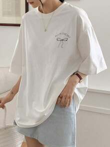 Women's Loose-Fitting, Casual Summer T-Shirt With Letter Print, Bow Detail, Round Neck, And Drop Sleeves. Cute, Oversized Graphic Tee. Y2K Style,  Style, New For 2026, Cute Style, Casual Style. 180g (Sizes S-XXXL) - 白色的 - 查看 5