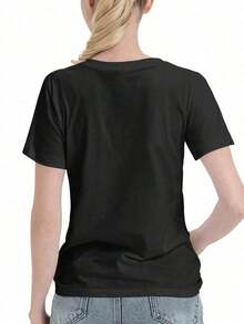 Camisetas de verano: Camiseta de mujer con temática del zodíaco Capricornio, que presenta el esponjoso eslogan "SOY CAPRICORNIO" con estampados de corona y cabeza de Capricornio, con impresión premium vibrante, resistente a la decoloración y duradera, que irradia un aura elegante y segura, ideal para que los fans del zodíaco muestren su personalidad única. Ropa de verano. - Negro - Ver 4