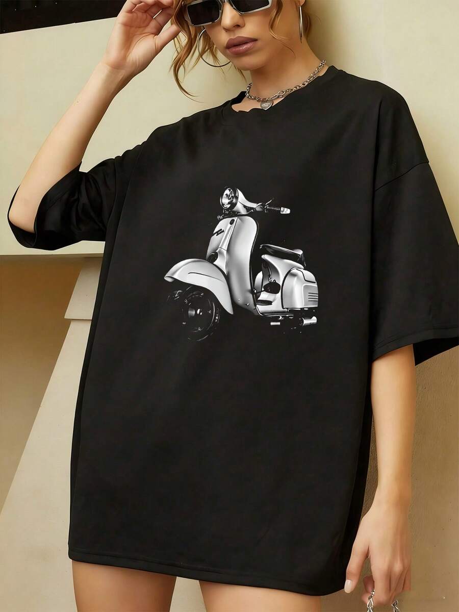 Negro scooter vintage clásico dibujo detallado diseño retrato motocicleta urbana estilo retro ambiente casual joven adulto urbano - Negro - Ver 1