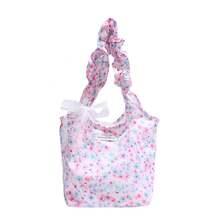 Borsa in nylon dal design unico e con volant floreali, un nuovo stile grazioso per ragazze, versatile per gli spostamenti quotidiani, da portare a tracolla o sotto il braccio. - Fiocco bianco - Visualizzare 7