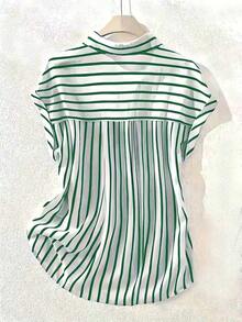 Camisa de manga corta de un solo pecho con hombros caídos y diseño a rayas de moda de verano, cierre delantero de botones de color contrastante de poliéster, diseño corto por delante y largo por detrás - Rayas verdes - Ver 4