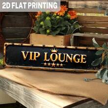 2D平面印刷 - 1件装 [2D平面印刷] 农舍风格VIP酒店金属招牌，带皇冠图案 - 复古墙面装饰，适用于酒吧、酒馆、俱乐部、酒店和家居 - 9.98 x 39.98厘米，做旧黑色背景搭配金色闪光文字，2D平面印刷 - A - 查看 1