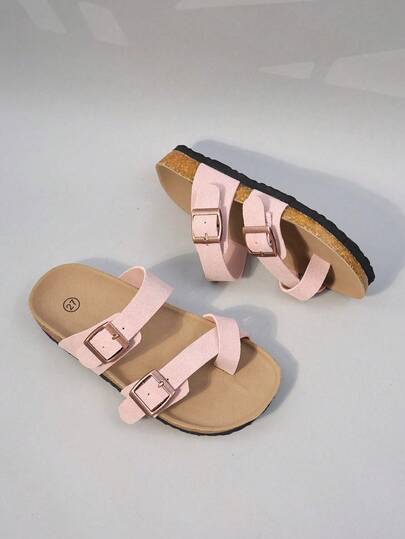 1 par de sandalias de corcho cruzadas de color caqui para niñas, con parte superior de material tipo gamuza, tira cruzada y hebilla metálica ajustable, estilo de puntera abierta y suela plana de corcho, estilo casual retro, adecuado para uso diario en el hogar y paseos de fin de semana (color de la suela/suela aleatorio)