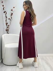Long Knit Dress With V-Neck, Tank Top, Two-Tone Stripes And Slit, Comfortable, Loose Fit, Elegant Dress. - 酒紅色 - 查看 3