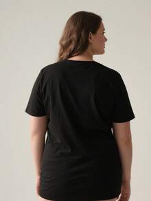 Talla Grande - Camiseta de Mujer con el Signo Zodiacal Capricornio - Camiseta Gráfica de Astrología 100% Oversize con la Constelación de Capricornio y Números de la Suerte 12/1/22, Estampado de Contraste Intenso, Camiseta Casual de Corte Holgado para Todas las Temporadas (XL-XXXXXL) para Cumpleaños de Diciembre-Enero - Negro - Ver 4