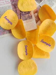 Customized Text/Logo Potato Chip Hair Clip | Cute Heart-Shaped Student Duck Clip Creative Fun Hair Accessory, Resin Material, Solid Color, Round Funny Realistic Potato Chip Hair Clip, Minimalist Quirky Girl Style Side Bangs Duck Clip, Edible-Looking Hair Clip, Creative Hair Accessory - Multicolor - View 9