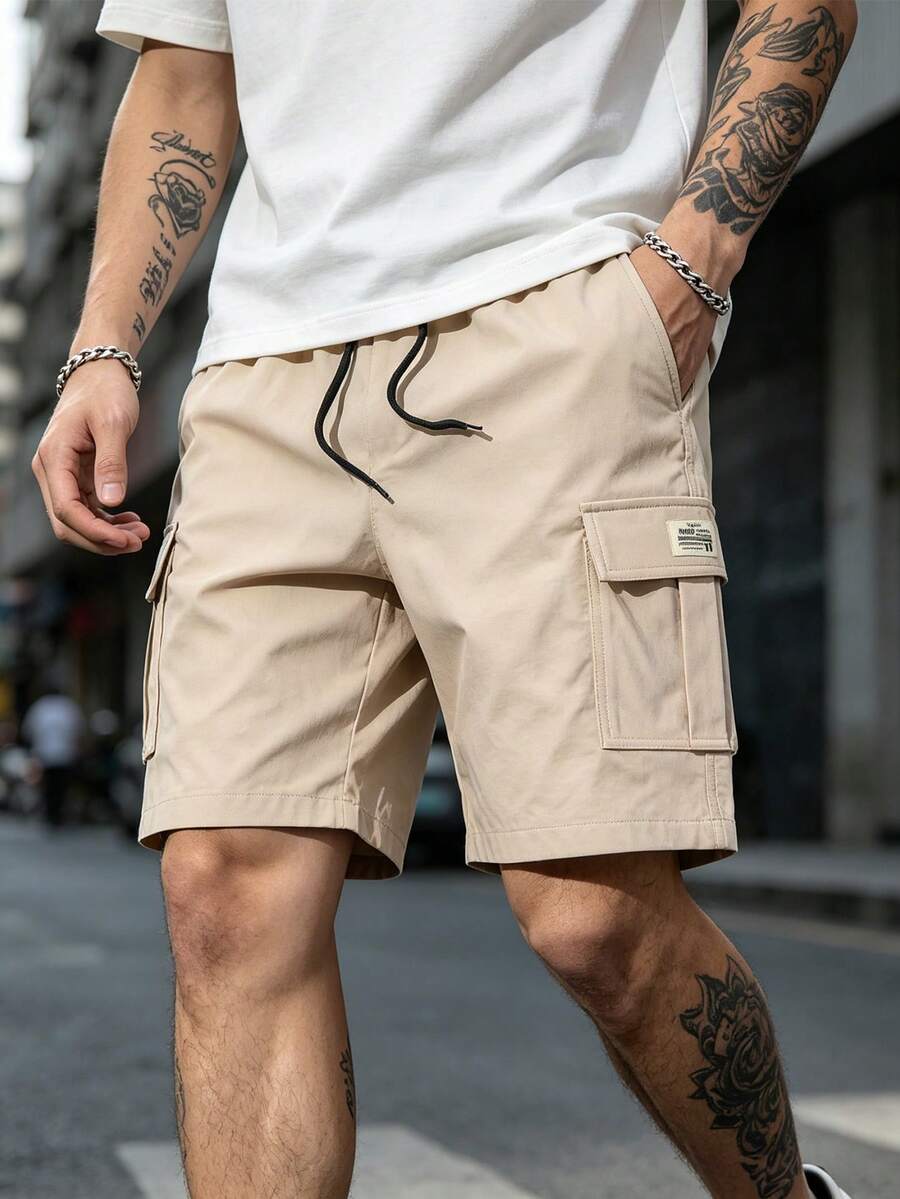 Pantalones cortos cargo de verano para hombres, pantalones de longitud hasta la rodilla con cordón y múltiples bolsillos en color caqui, para uso en la calle y el gimnasio - Caqui - Ver 1