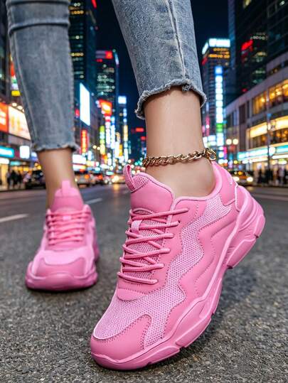 Giày thể thao nữ casual mới năm 2026, giày chạy bộ ngoài trời đế dày, giày sneaker chunky nhẹ, thoáng khí với lưới rỗng và da phối hợp, kiểu dáng cổ điển buộc dây, giày sneaker thời trang đường phố cho trường học, tiệc tùng, du lịch, đi làm hàng ngày, đế mềm, phong cách Hàn Quốc, giày sneaker trắng phối lưới thoáng khí, giày thể thao casual giảm sốc, đa năng cho học sinh, người trung niên, đi làm hàng ngày, chạy bộ, tập thể dục, mọi mùa.
