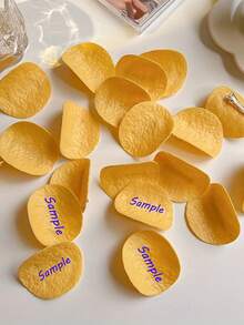 Customized Text/Logo Potato Chip Hair Clip | Cute Heart-Shaped Student Duck Clip Creative Fun Hair Accessory, Resin Material, Solid Color, Round Funny Realistic Potato Chip Hair Clip, Minimalist Quirky Girl Style Side Bangs Duck Clip, Edible-Looking Hair Clip, Creative Hair Accessory - Multicolor - View 3