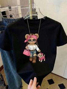Camiseta Casual de Manga Corta para Mujer, Color Negro, con Cuello Redondo y Estampado Gráfico de Osos y Perros, Corte Regular, Top de Poliéster para Moda de Otoño - Negro - Ver 2