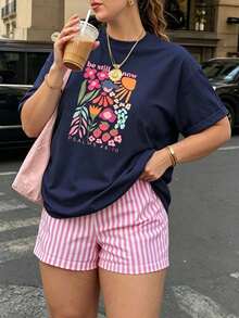 大尺碼女款印花寬鬆短袖T恤 + 條紋短褲套裝，海灘風簡約度假穿搭，優雅夏季款 - 藏蓝色 - 查看 2