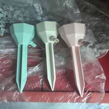 20件套自动滴灌套装，水流可调，适用于室内外植物，兼容欧美标准瓶盖，包含10个滴头和10个旋钮。 - 自動澆花滴水器 - 查看 5