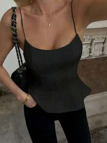 2026 Nueva primavera Negro Top de camisola Y2K para mujer, cuello cuadrado francés ajustado con volante en el bajo, elegante top corto sin mangas con espalda abierta, casual de verano - Negro - Ver 5