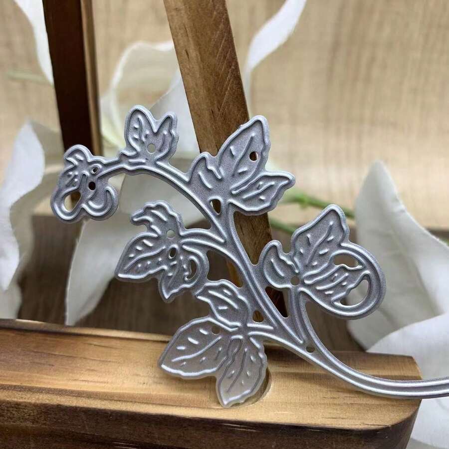 切割模具 金属模板 剪贴簿工具 花朵蕾丝相框 DIY压花模板 纸卡制作 相册艺术工艺品用品 - 銀白色 - 查看 1