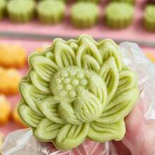 1 Bộ Khuôn Bánh Trung Thu Hình Hoa Sen 3D - Bao gồm 1 dụng cụ ấn bánh, 2 đĩa hoa, chất liệu ABS, khuôn chống dính dùng trong gia đình, khuôn làm bánh đậu xanh/bánh ngọt tự làm. - Xem 12