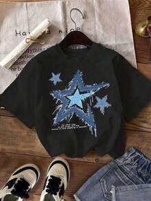 Camiseta de manga corta para mujer Otoño-Invierno 2025 - Cuello redondo, cut relajada y versátil con estampado de estrellas moderno. Tejido suave y ligero con excelente caída, perfecta como base de look casual o lúdico - Negro 2 - Ver 1