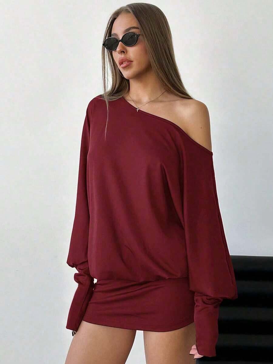 Vestido corto y ajustado de manga larga, asimétrico y para mujer, para festivales deúsica y estilo streetwear moderno - Rojo cereza - Ver 1
