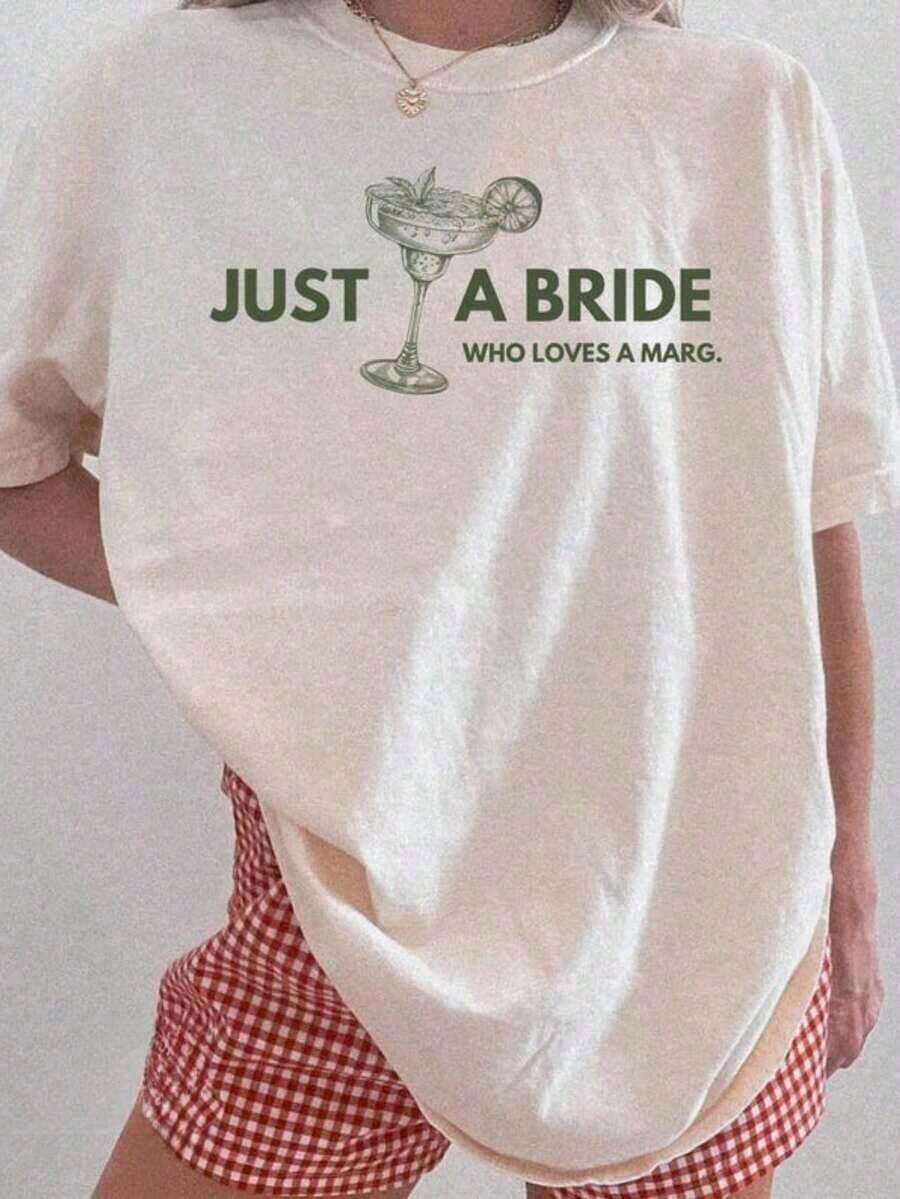 Solo una novia que ama a Marg - Camiseta de novia, camiseta divertida para despedida de soltera, camiseta de esposa, camiseta de novia, regalo para la novia, camiseta gráfica, camisetas gráficas para mujer, camiseta de verano, camiseta casual, conjuntos de verano para mujer, 100% algodón, blusas de mujer, camisetas de algodón para mujer. - Blanco - Ver 1