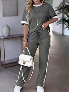 Conjunto de 2 piezas para mujer de primavera/verano, top de manga corta de cuello redondo y contraste de color casual y versátil, y pantalones rectos de cintura alta con cordón - Gris oscuro 85 - Ver 8