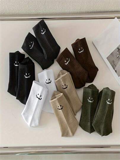 1/2/3/6 Pairs Of Simple White Smiling Face Socks, Men's Summer Sports Socks, Women's Black Smiling Face Home Floor Socks, Multi-Color Versatile Youth Sports Socks, Let Your Feet Show Youthful Vitality, Very Suitable For Summer Wear, Breathable Design Makes This Sock More Suitable For Sports Wear Such As Running, Skipping Rope, Playing Ball, Etc