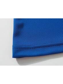 Esta camiseta de moda para adultos presenta un cuello redondo y una impresión motivacional con el eslogan 'GYM THERAPY' en la parte delantera.El diseño está inspirado en la cultura del fitness y la estética minimalista. - azul real - Ver 4
