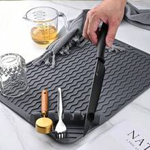 1件装多功能厨房沥水垫 - 防滑、速干、耐热橡胶垫，适用于餐具、器皿和杯子 - 灰色，控水设计，适用于台面和吧台，厨房沥水垫 | 橡胶沥水垫 | 100% 橡胶覆盖 - 灰色 - 查看 3