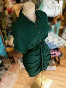 Vestido camisa de manga corta con cuello, abotonadura sencilla y cintura con lazo - Verde Oscuro - Ver 4