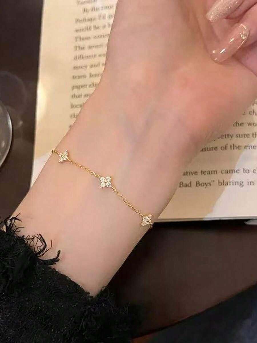 1条法式浪漫星空水钻手链，适合日常佩戴、度假、约会，也是一份精致的小礼物。 - 星芒碎鑽手鍊 - 查看 1