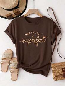 100% Cotton, Perfectly Imperfect, Women's White Crew Neck T-Shirt With Simple Letter Print For Summer, Comfortable And Breathable Cotton Fabric, Versatile Casual Style, Fashionable T-Shirt, Beautiful T-Shirt, Gift For Brothers, Gift For Sisters, Gift For Mom, Mother's Day Gift, Casual Fashion T-Shirt For Dates. - 巧克力棕 - 查看 4