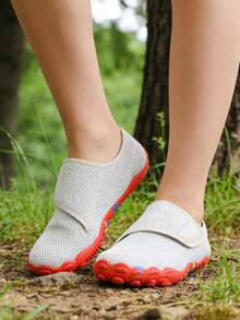 Giày nữ form rộng 2025 mới, giày casual lưới thoáng khí dán băng gai, giày đi bộ size lớn thoải mái chống trượt, giày thời trang đa năng dùng cho mọi mùa - Màu be - Xem 5