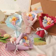 1 Bó hoa giả, thích hợp làm quà tặng sinh nhật, kỷ niệm cho giáo viên, mẹ, bạn thân, bạn bè và phụ nữ; cũng có thể dùng làm quà tặng Ngày của Mẹ, Ngày Valentine, quà cưới, quà trang trí nhà cửa cho các bữa tiệc ngày lễ, quà Giáng sinh, có thể đặt ở phòng khách, bàn ăn, phòng ngủ, phòng tắm và bàn làm việc để trang trí. - Nhiều màu - Xem 4