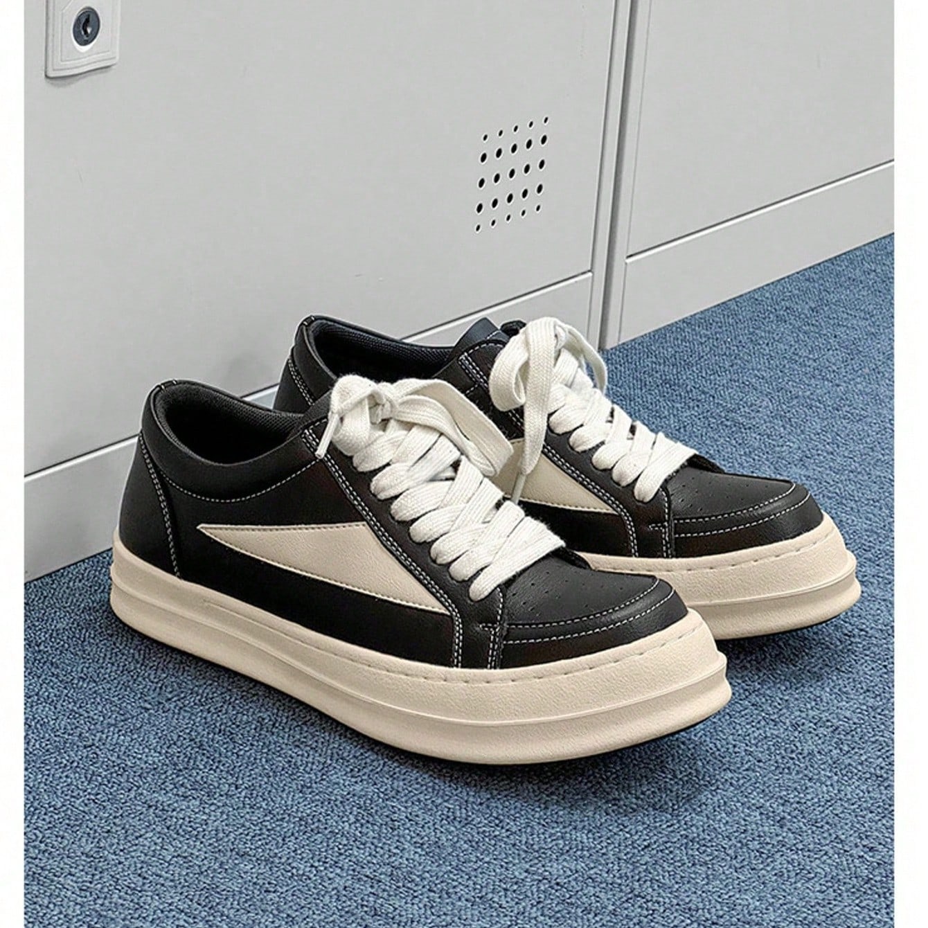 Par de zapatillas retro unisex, nuevas zapatillas de primavera 2026 con suela gruesa, elevadas, de estilo casual de corte bajo con cordones, zapatos v