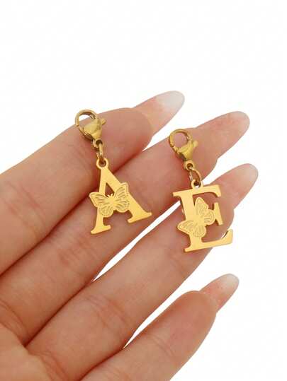 1 mặt dây chuyền chữ cái bằng thép không gỉ với móc cài hình càng cua, mạ vàng 18K, hình bướm, dùng để làm phụ kiện trang sức DIY.